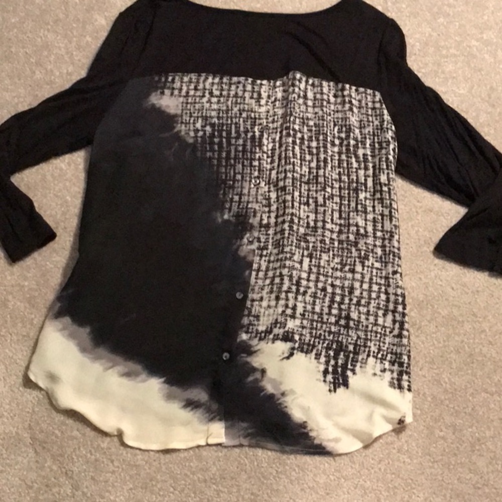 Mixed material tunic top with button detailed back